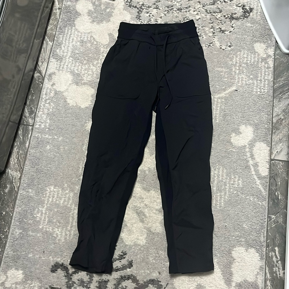 Size 0 lululemon dance studio pants